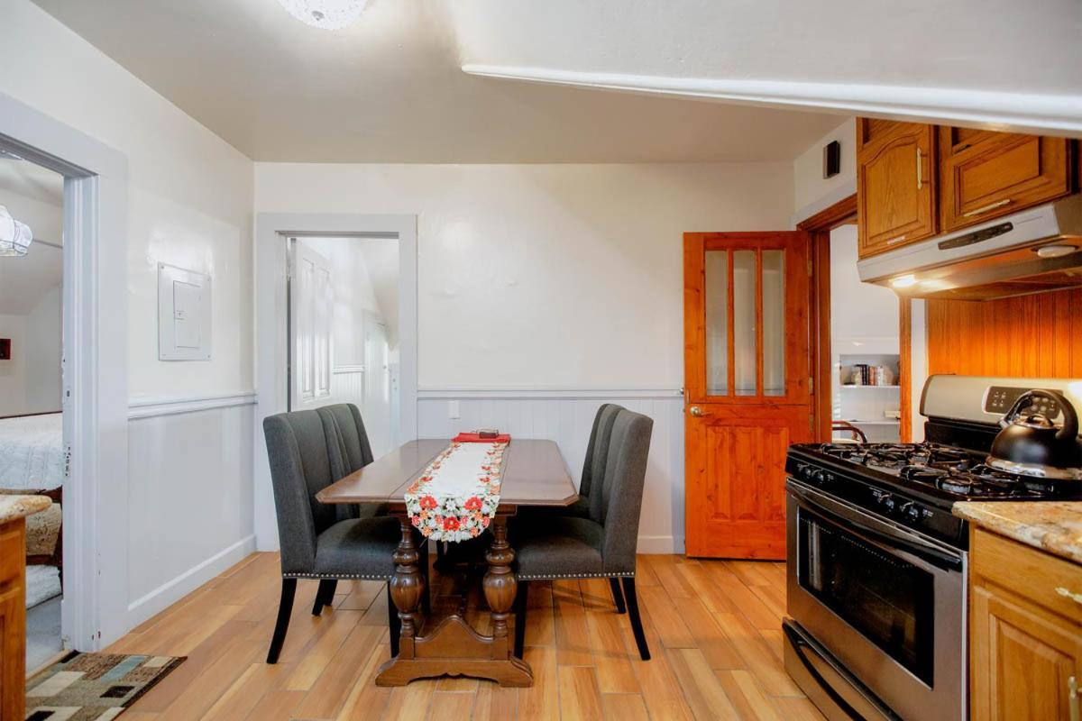 Alameda 3Br Unique Victorian Penthouse With Deck And Outdoor Furniture, Ac, 3 Blocks To Beach & Shopping Center & 2 Free Parking Spaces Eksteriør billede